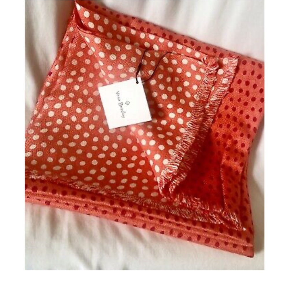 Vera Bradley Reversible Scarf Coral Meadow
Dots Spring 2018